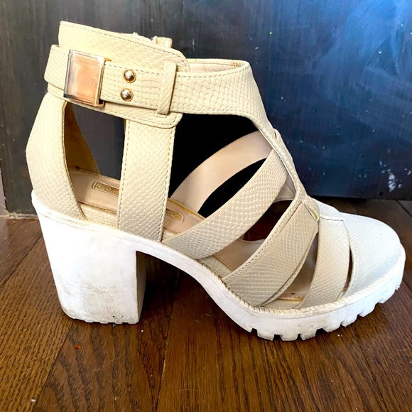 Shoes - Miss selfridge shoe sz 8